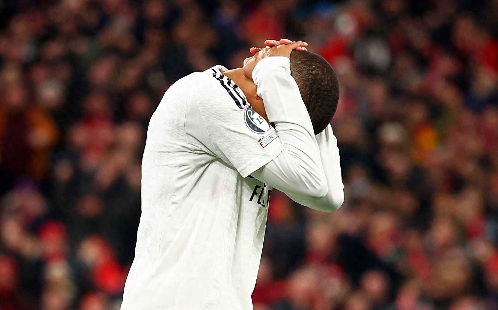 包含姆巴佩重返赛场，出色防守首场状态出色，SKT观众沸腾！热度持续攀升的词条