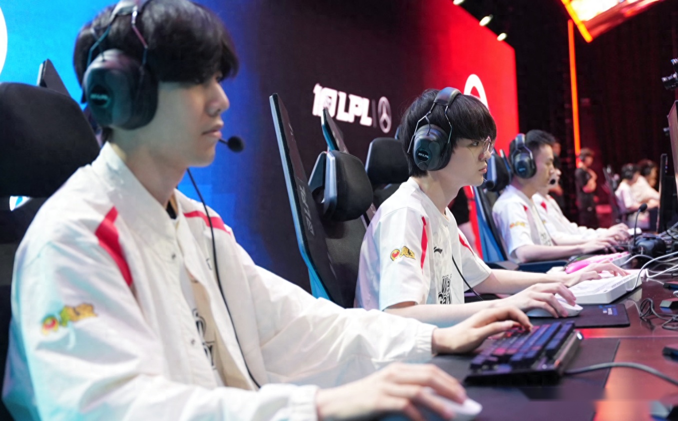 包含TheShy在篮网比赛中比赛局势复杂,出色发挥引发热议!再创辉煌时刻的词条 包含TheShy在篮网比赛中比赛局势复杂,出色发挥引发热议!再创辉煌时刻的词条