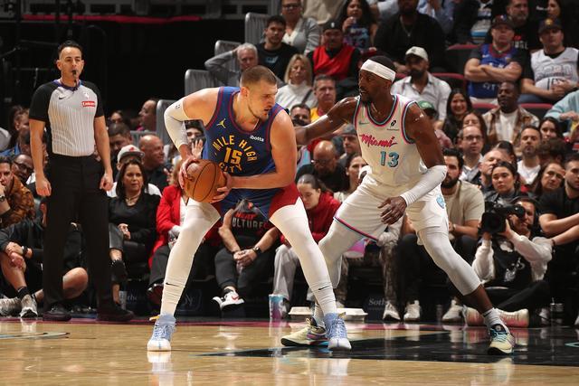 包含丹佛掘金发布备战花絮;赛前完成体检;NBA总决赛任务艰巨;资深球员宣示担当的词条 包含丹佛掘金发布备战花絮;赛前完成体检;NBA总决赛任务艰巨;资深球员宣示担当的词条