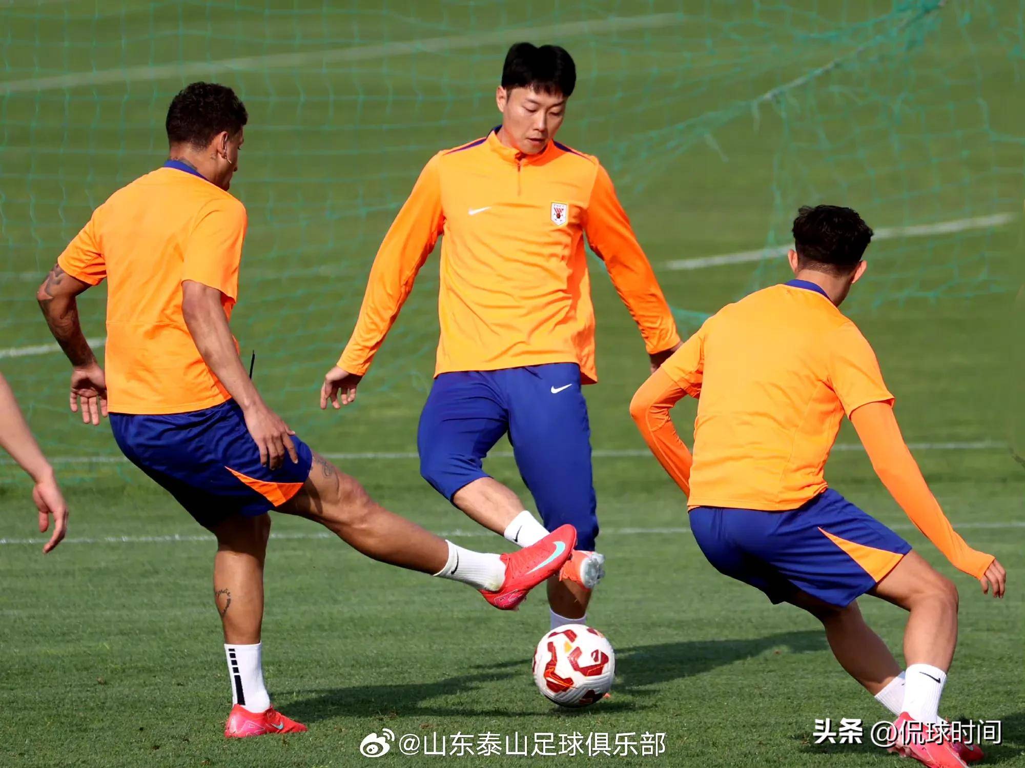 国际比赛日体能课后，山东泰山战术微调备战欧联，更衣室稳定，阵容厚度经受考验的简单介绍